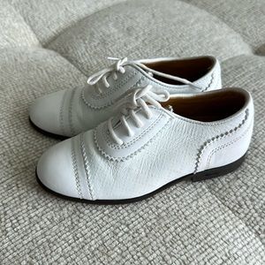 Gucci white leather shoes. Size 24